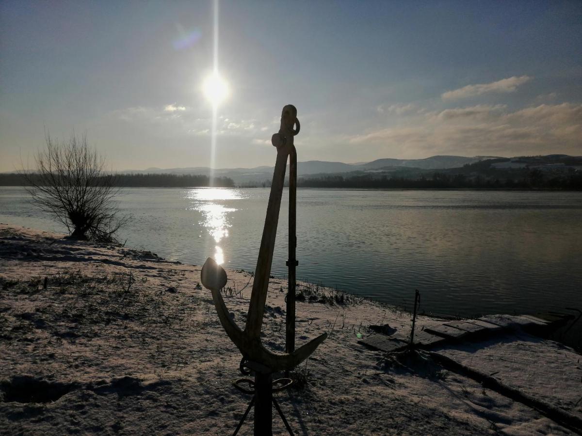 Captain'S House By The Danube River Cerevic Exteriör bild