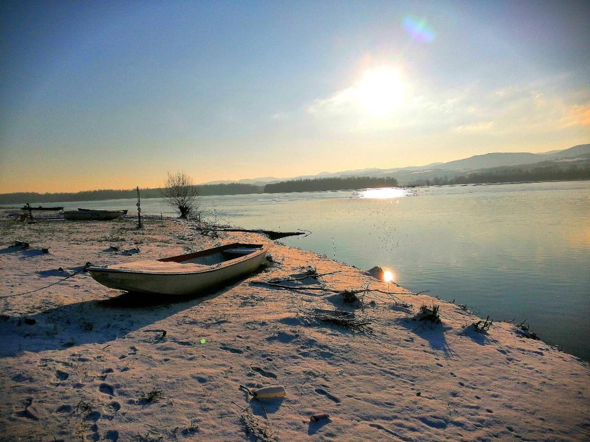 Captain'S House By The Danube River Cerevic Exteriör bild