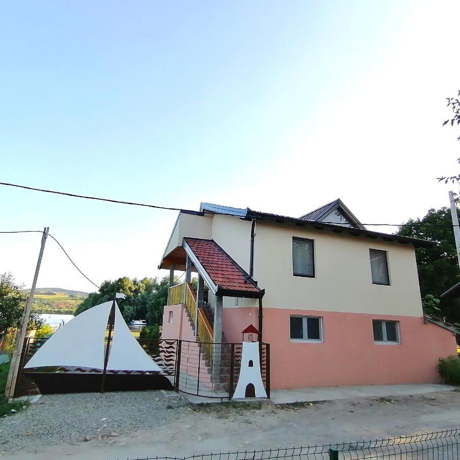 Captain'S House By The Danube River Cerevic Exteriör bild