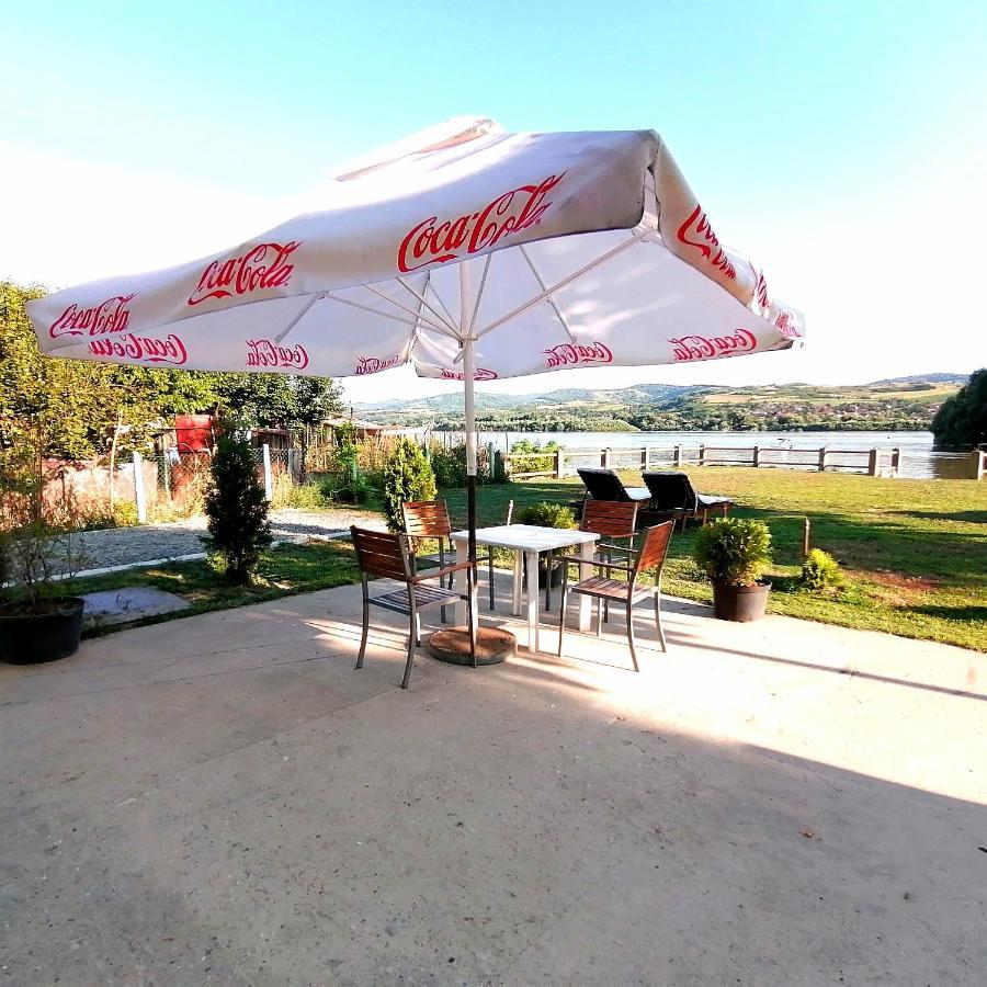 Captain'S House By The Danube River Cerevic Exteriör bild