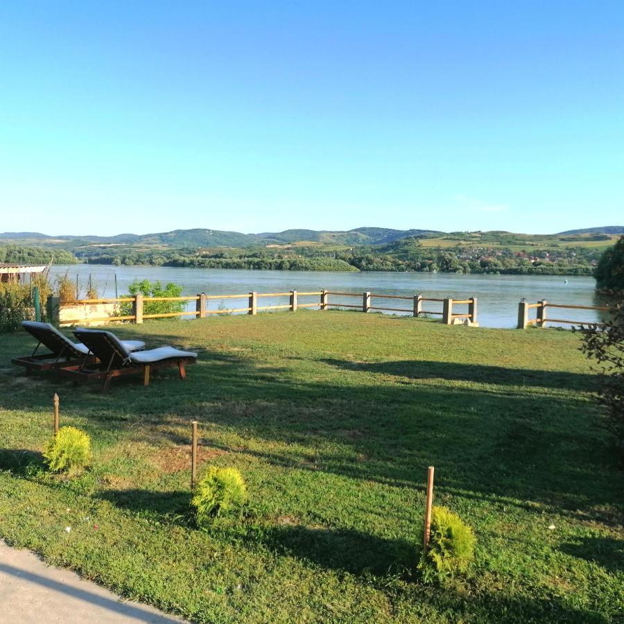 Captain'S House By The Danube River Cerevic Exteriör bild