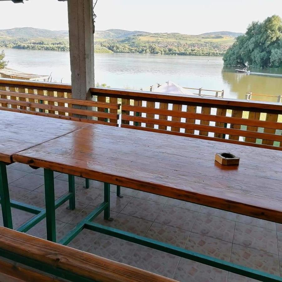 Captain'S House By The Danube River Cerevic Exteriör bild
